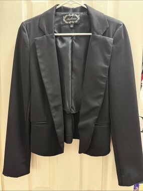 Ambiance Black Cropped Tailored Blazer